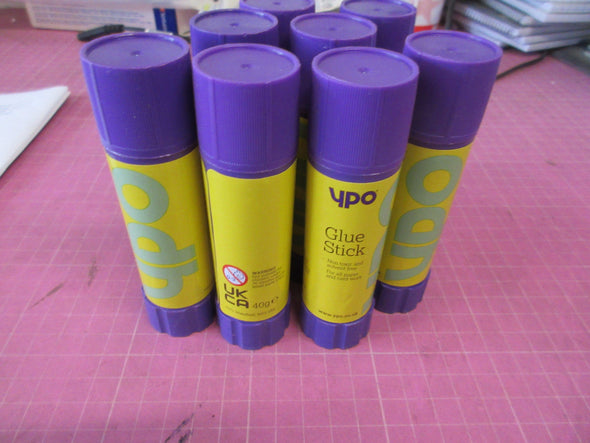 8 x 40g solvent free non toxic washable glue sticks